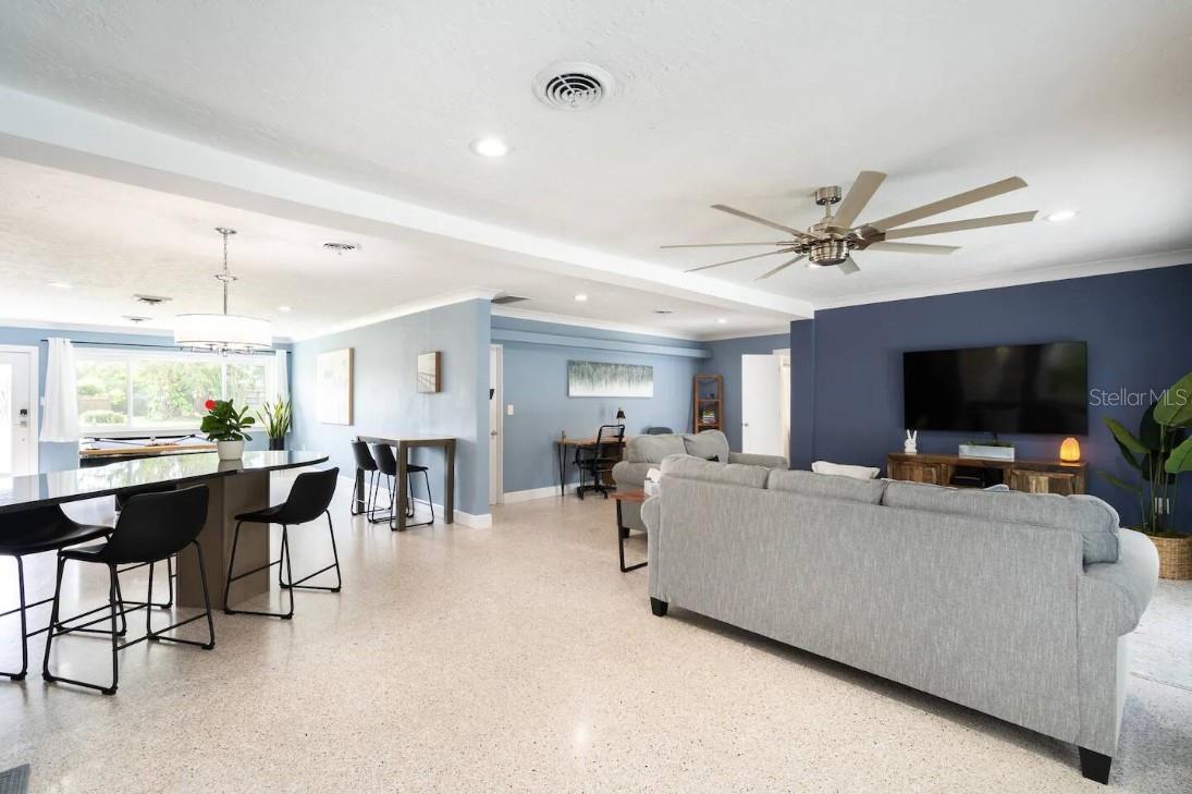 SOUTH GATE - Residential Lease