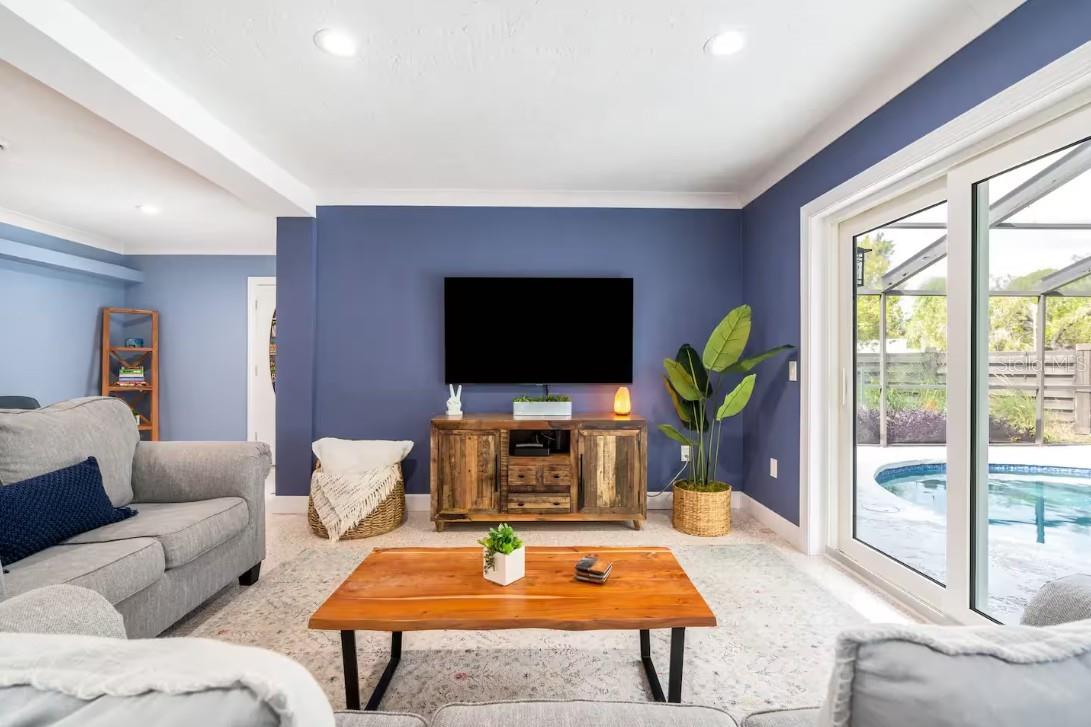 SOUTH GATE - Residential Lease