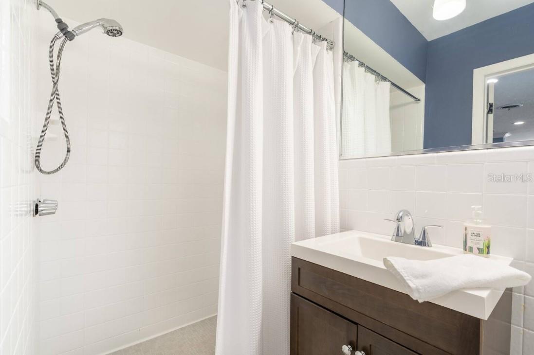 SOUTH GATE - Residential Lease