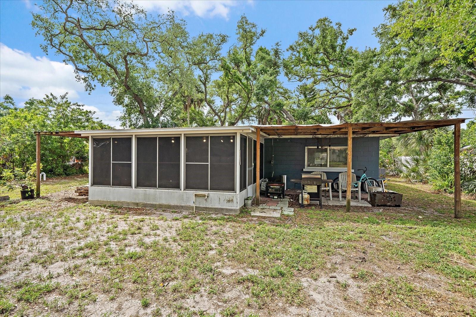 HOLIDAY HEIGHTS - Residential