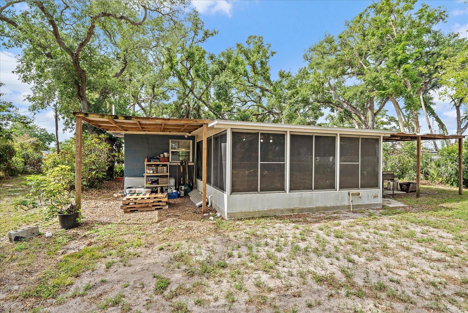 HOLIDAY HEIGHTS - Residential