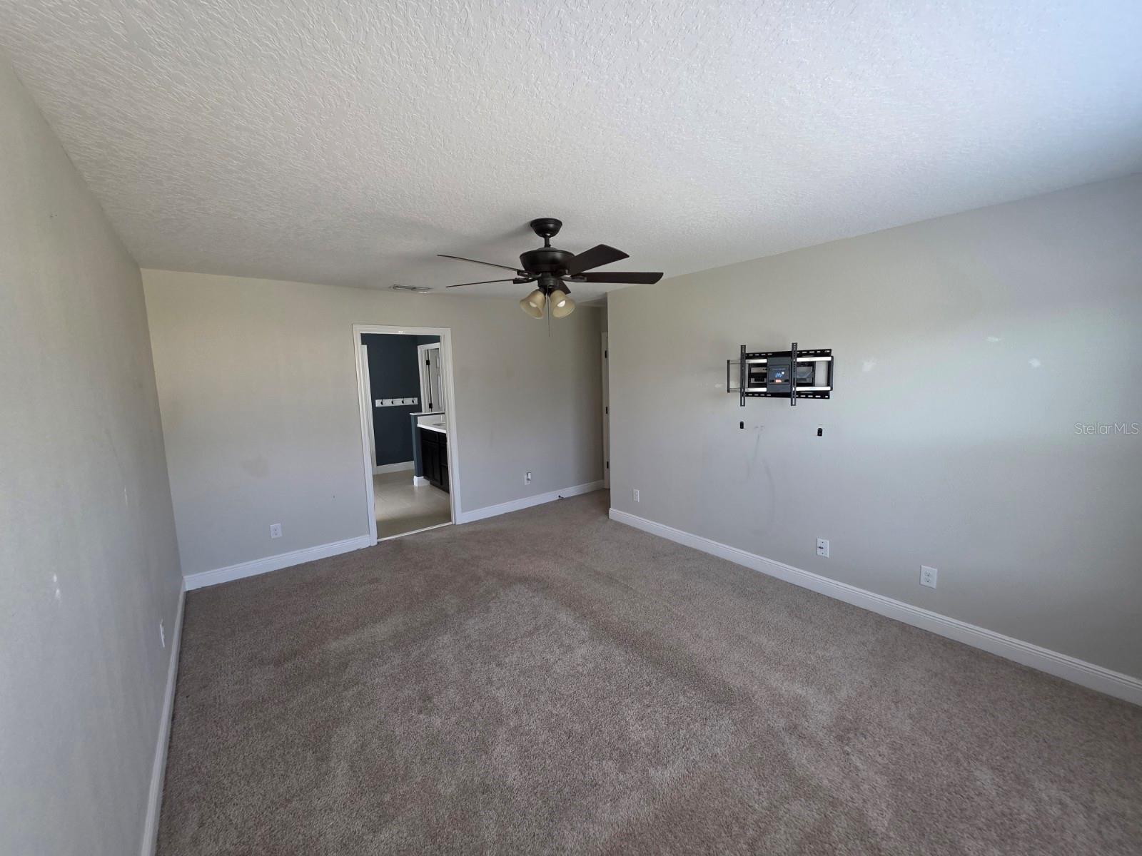 LAUREL ESTATES - Residential Lease