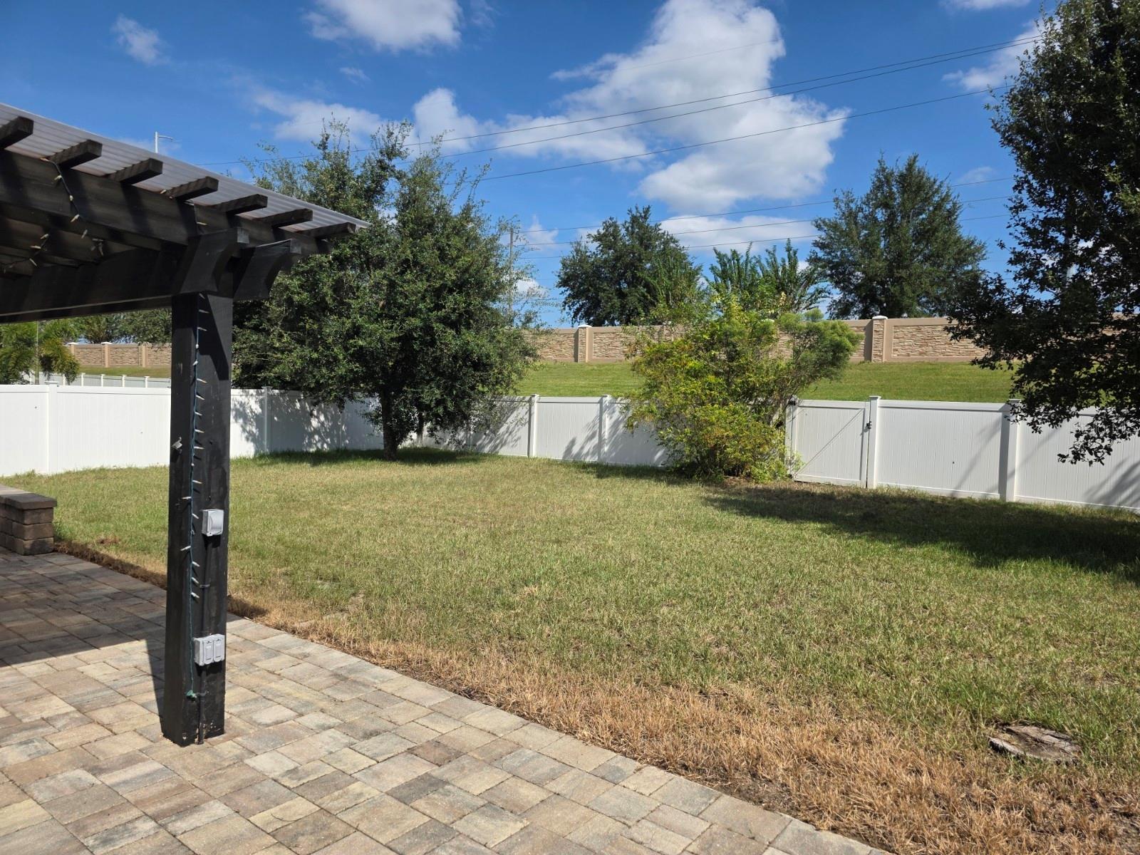 LAUREL ESTATES - Residential Lease