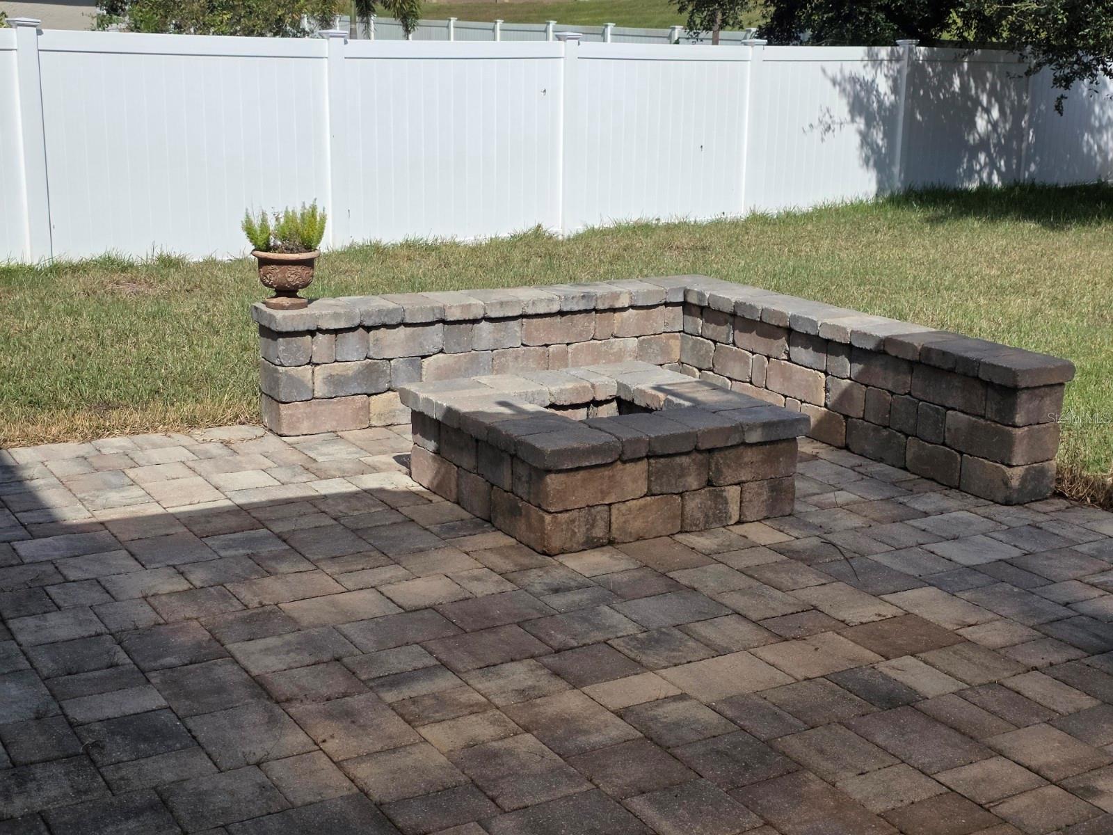 LAUREL ESTATES - Residential Lease