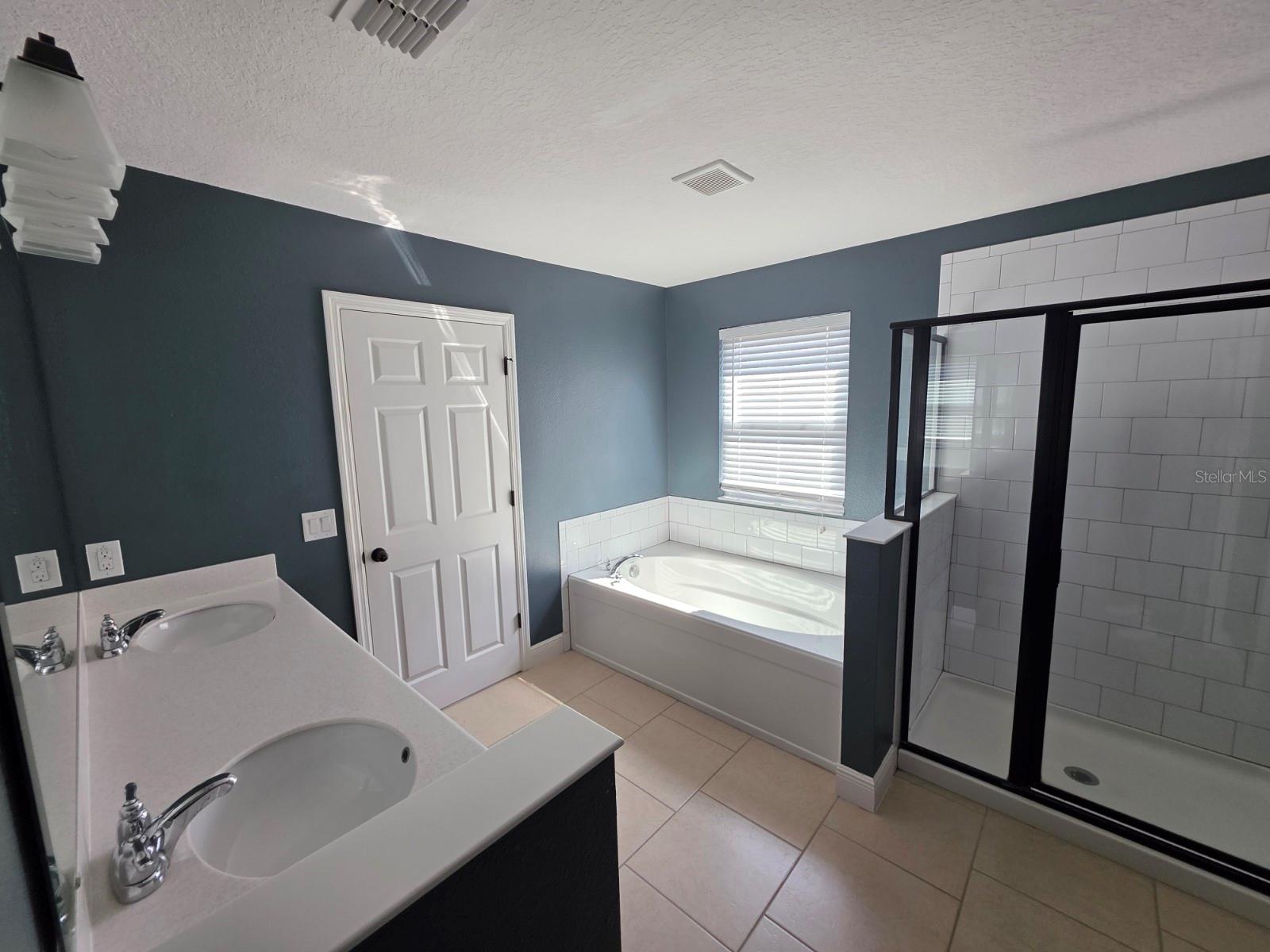 LAUREL ESTATES - Residential Lease