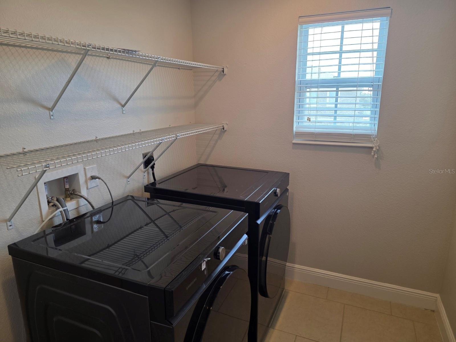 LAUREL ESTATES - Residential Lease