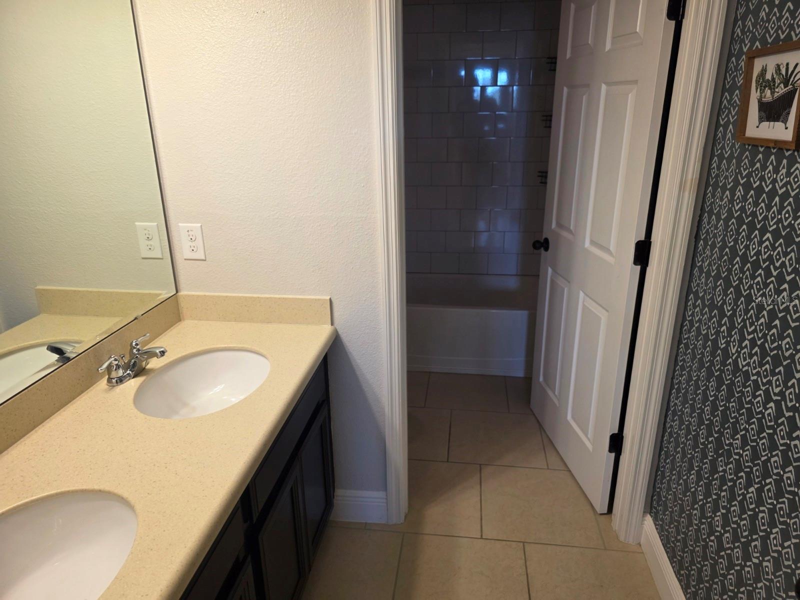 LAUREL ESTATES - Residential Lease