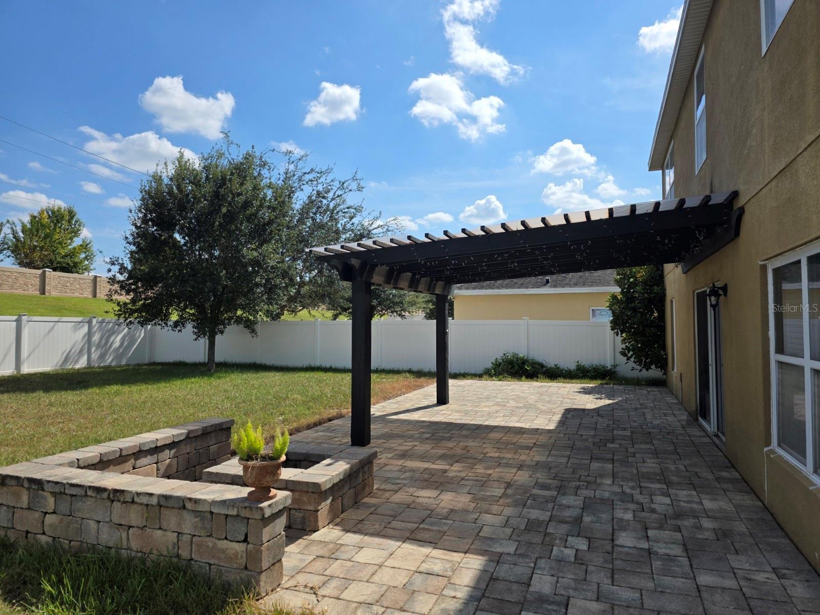 LAUREL ESTATES - Residential Lease