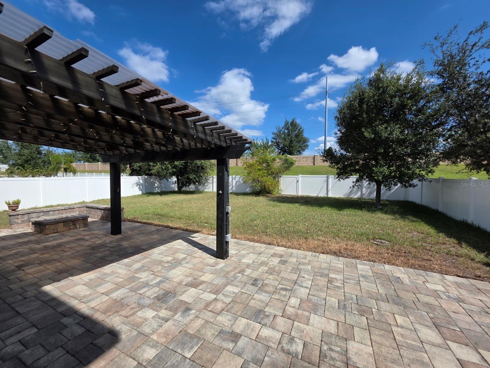 LAUREL ESTATES - Residential Lease