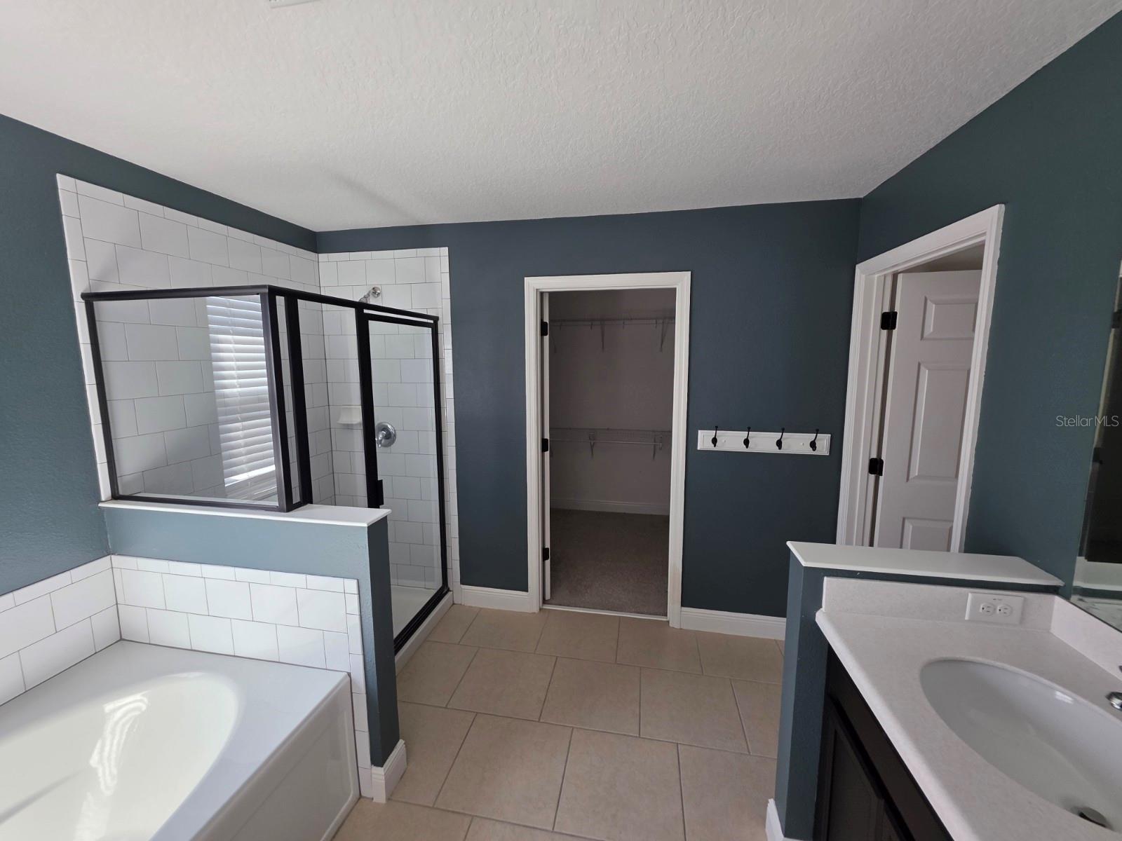 LAUREL ESTATES - Residential Lease