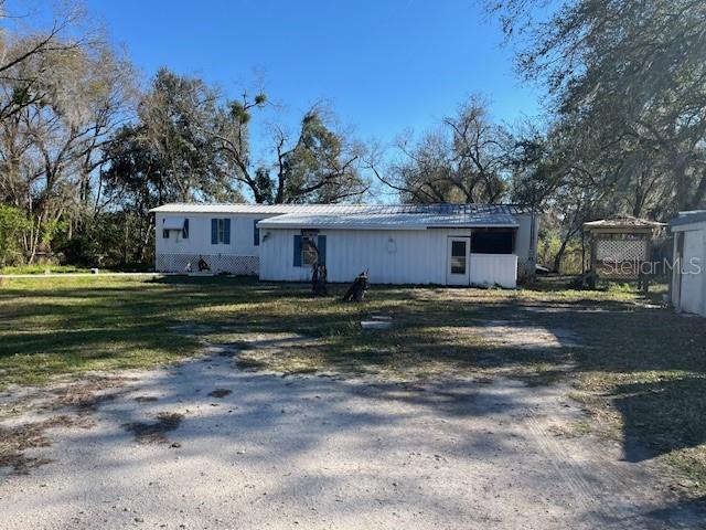 LEWELLYN COUNTRY ESTS - Residential