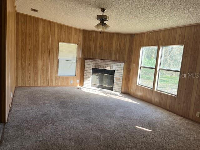 LEWELLYN COUNTRY ESTS - Residential