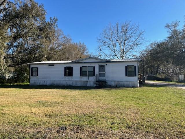 LEWELLYN COUNTRY ESTS - Residential