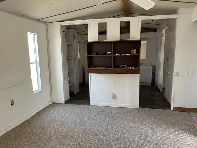 LEWELLYN COUNTRY ESTS - Residential