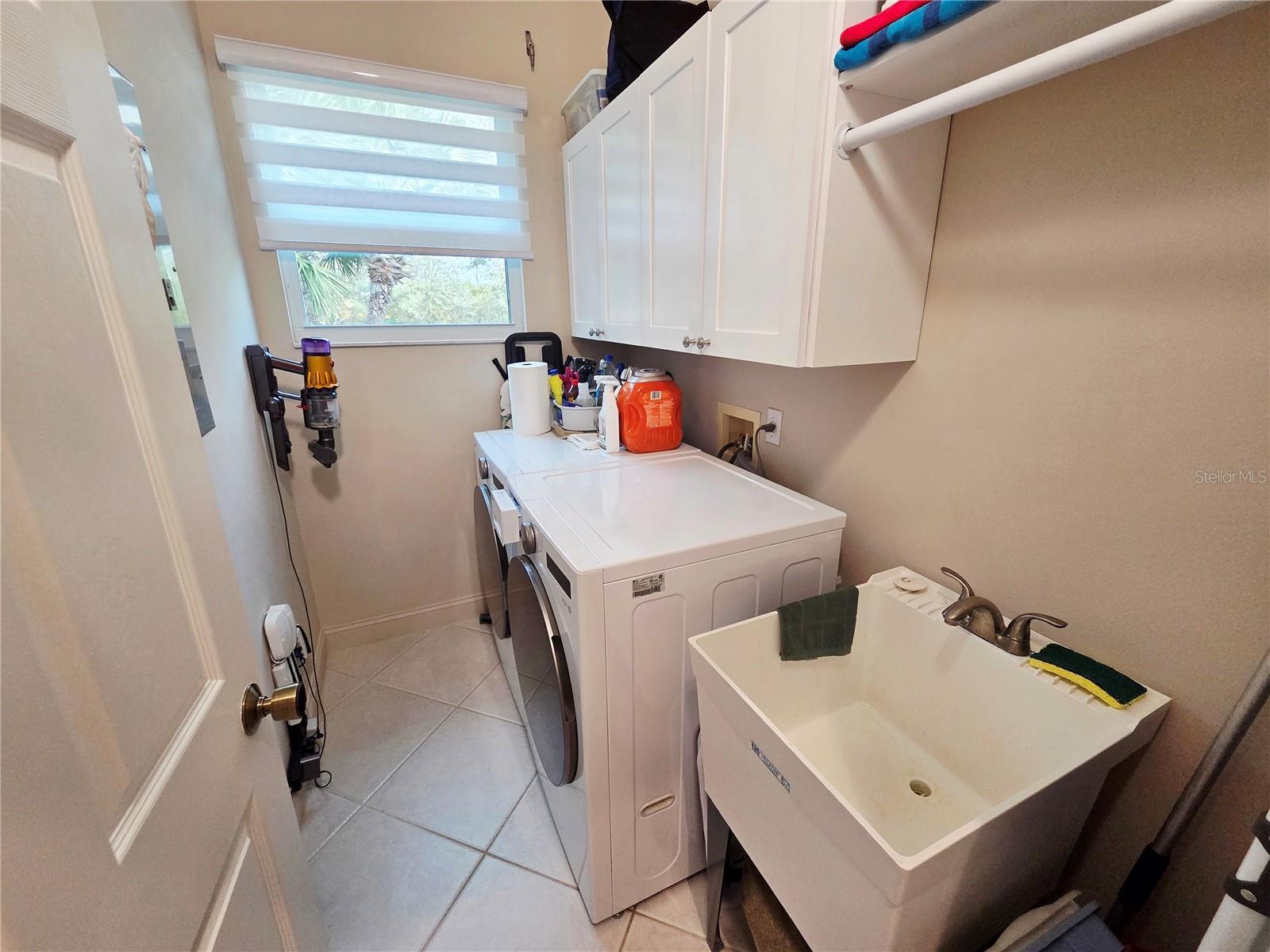 HUNTINGTON LAKES FIVE - Residential