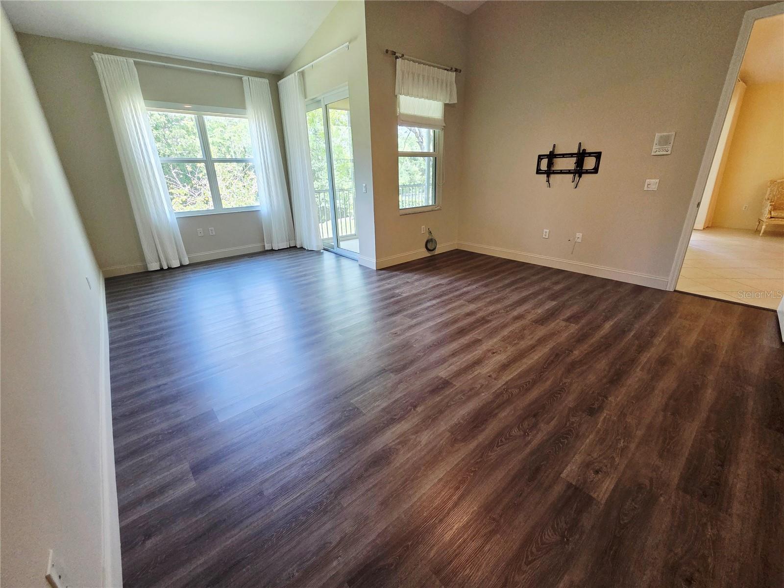 HUNTINGTON LAKES FIVE - Residential