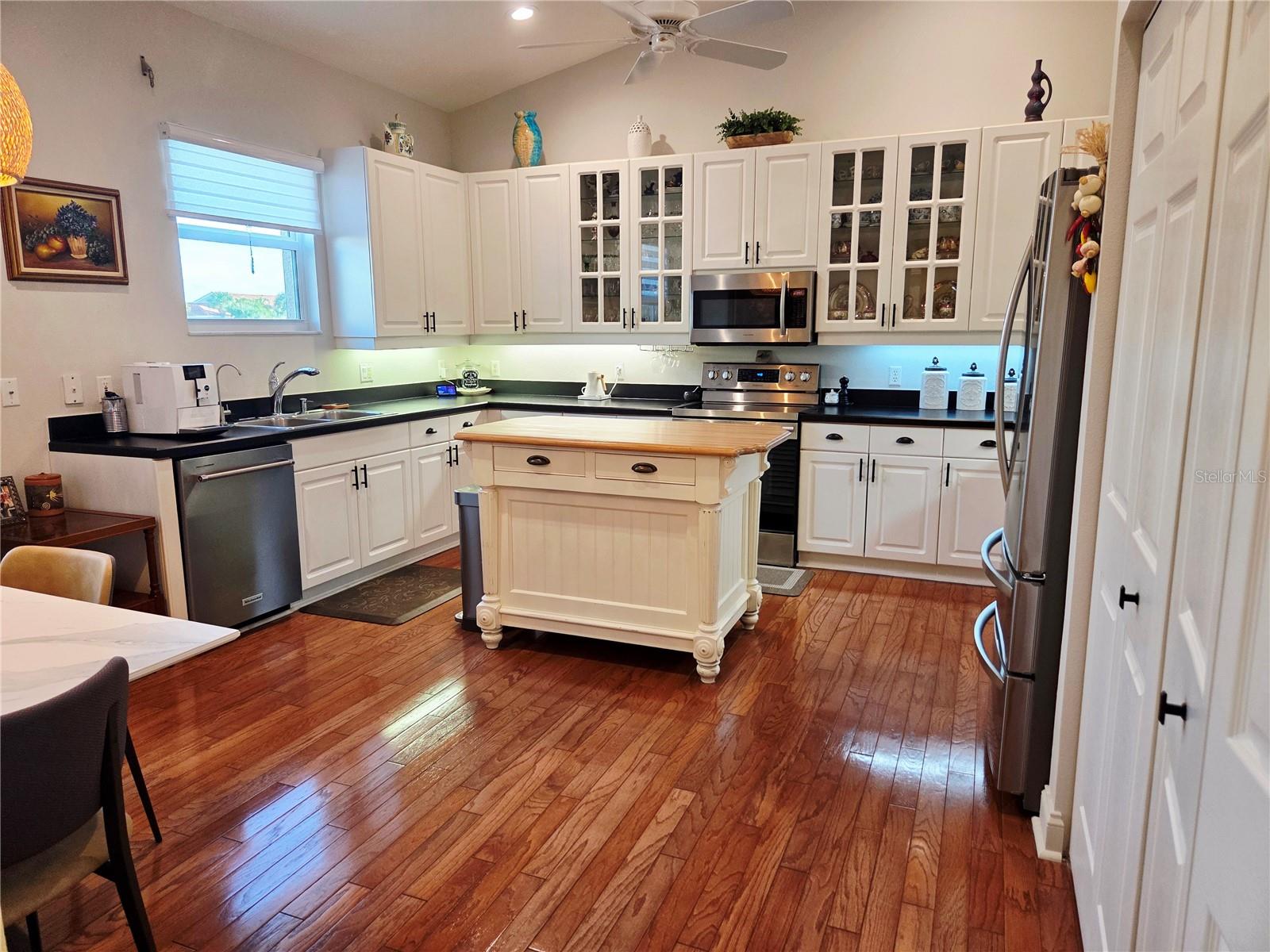 HUNTINGTON LAKES FIVE - Residential