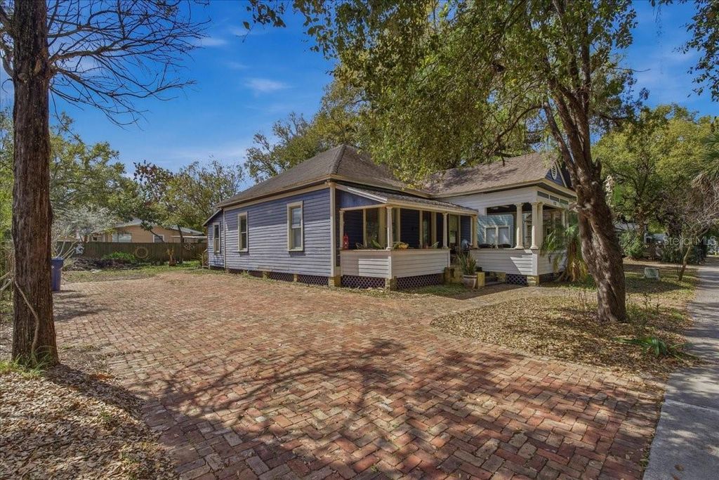 Photo of 919 E 26th Avenue, Tampa, FL 33605 (MLS # TB8486269)