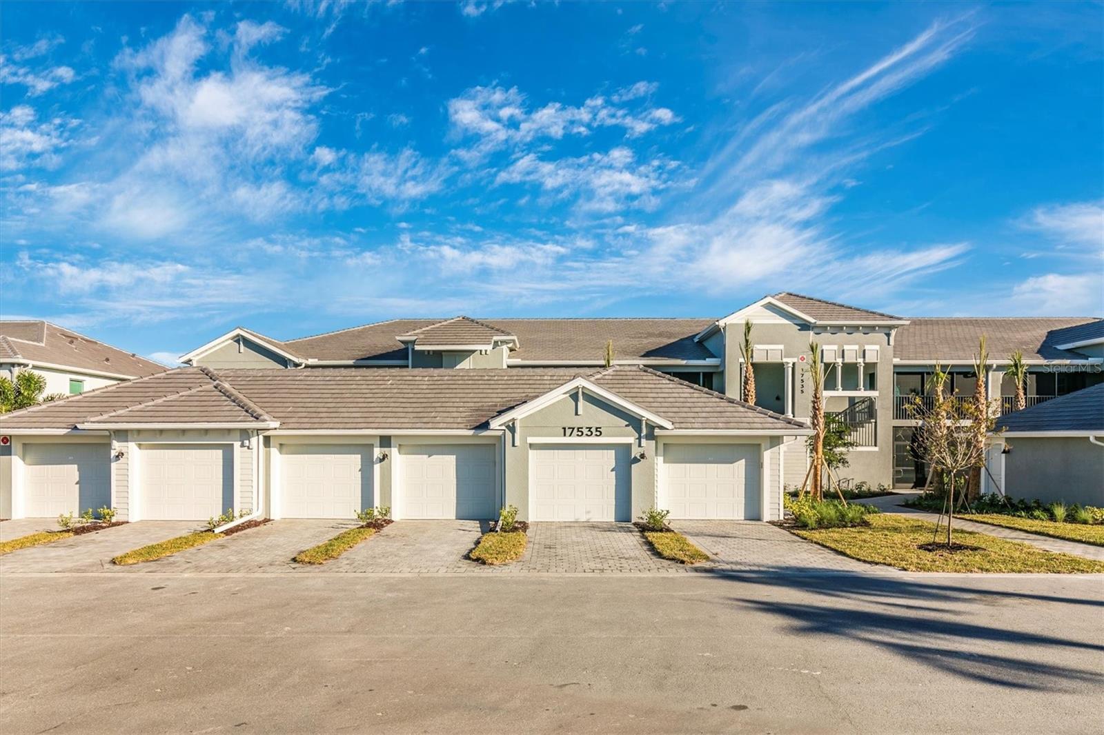 WELLEN PARK GOLF & COUNTRY CLUB - Residential Lease