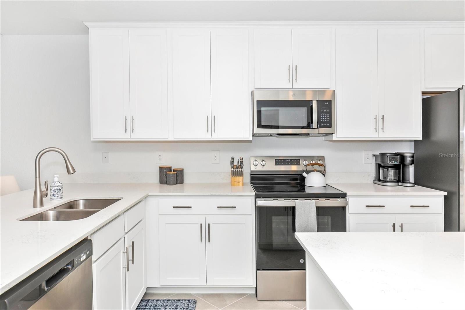 WELLEN PARK GOLF & COUNTRY CLUB - Residential Lease