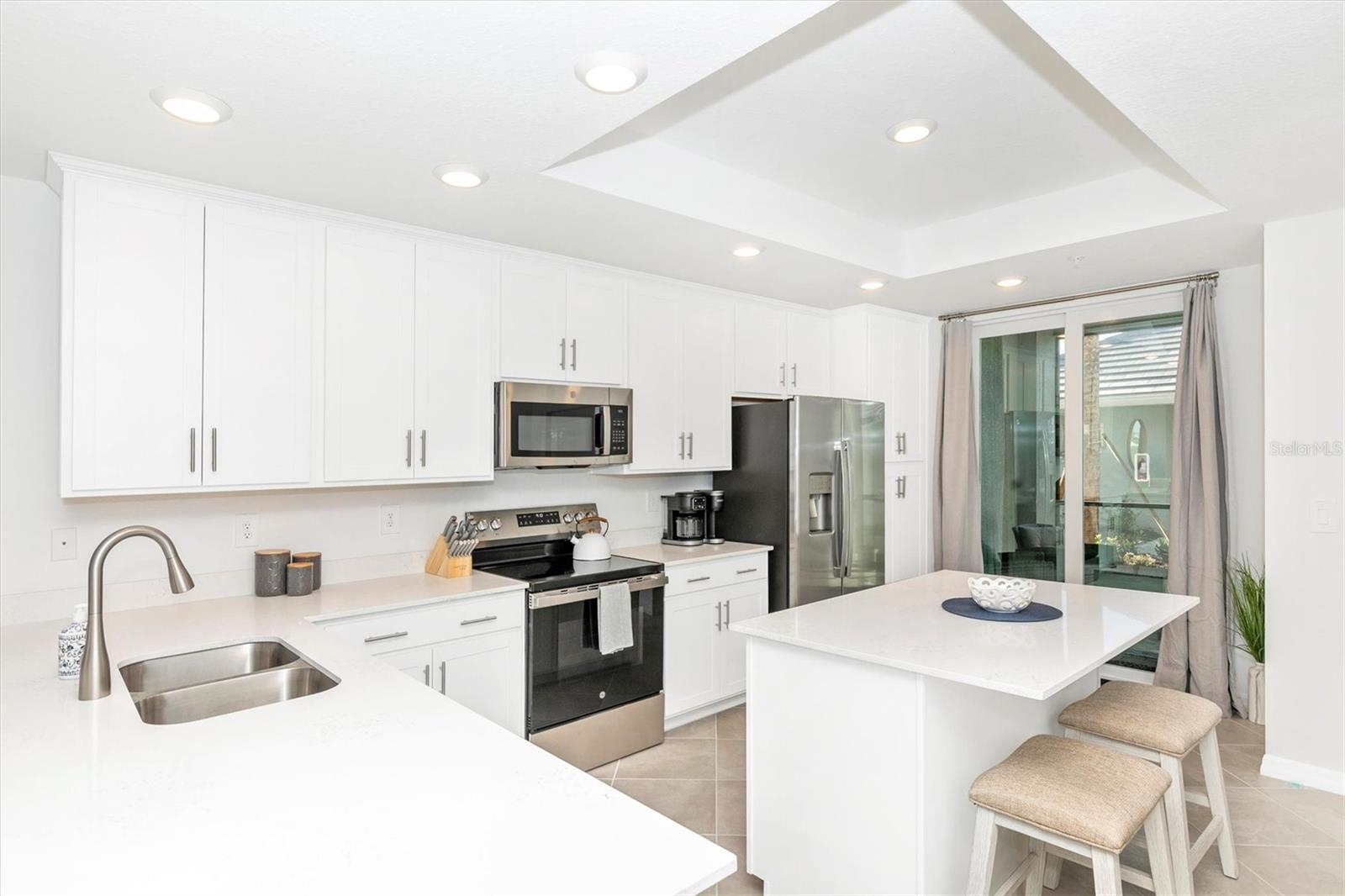 WELLEN PARK GOLF & COUNTRY CLUB - Residential Lease
