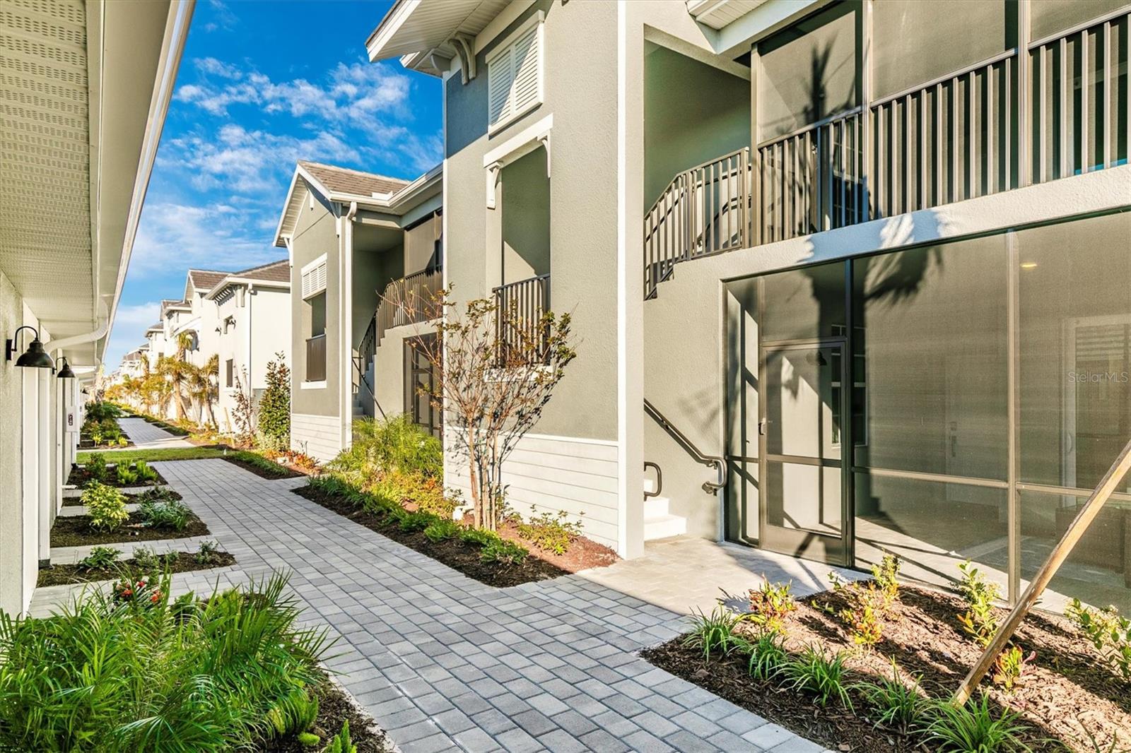 WELLEN PARK GOLF & COUNTRY CLUB - Residential Lease