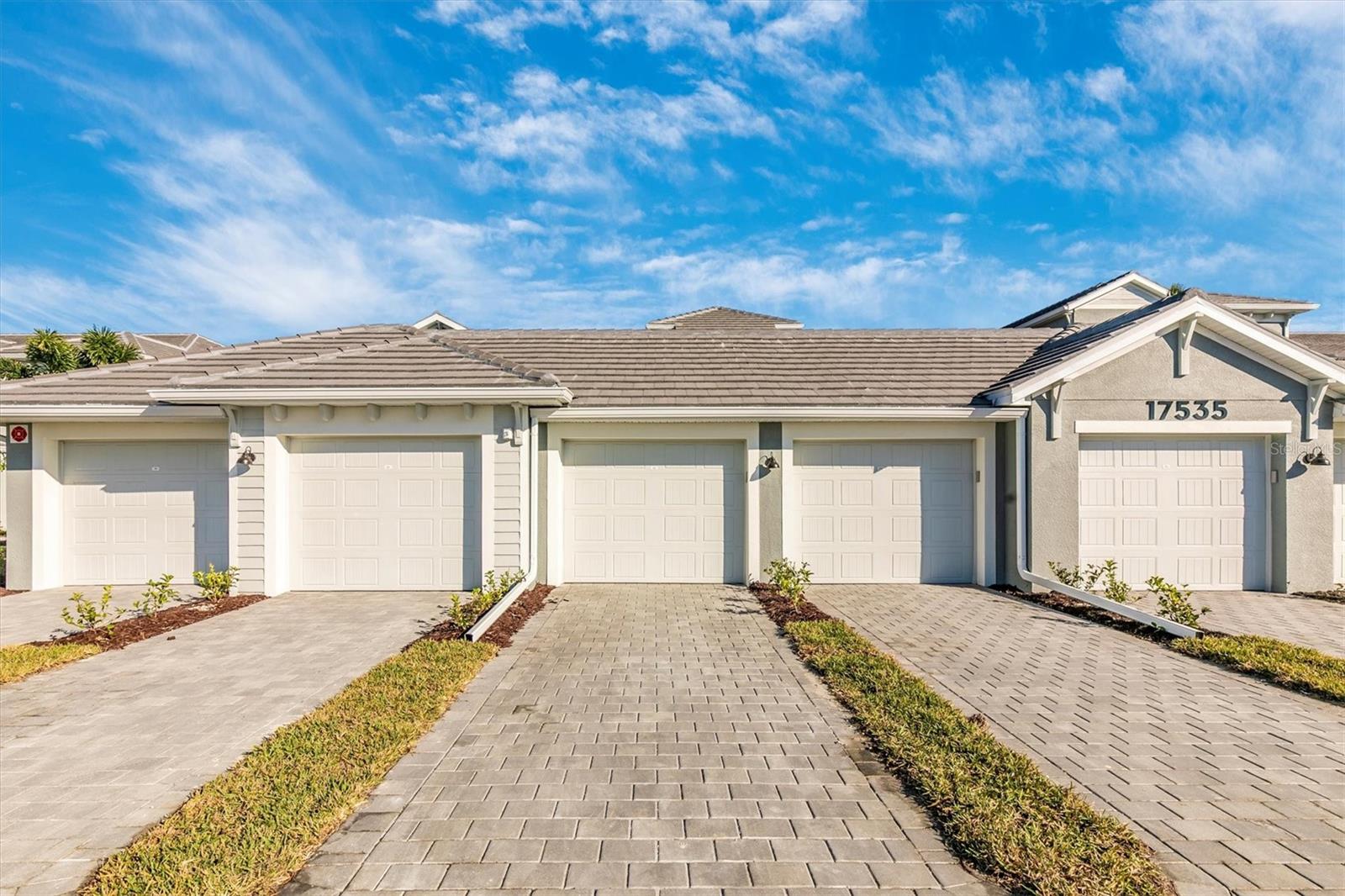 WELLEN PARK GOLF & COUNTRY CLUB - Residential Lease
