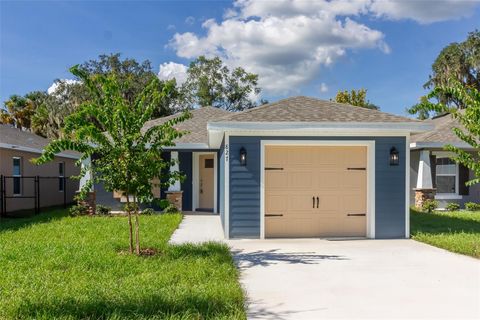 Photo of 827 E Clifford Avenue, Eustis, FL 32726 (MLS # G5091800) Photo of 827 E Clifford Avenue, Eustis, FL 32726 (MLS # G5091800)