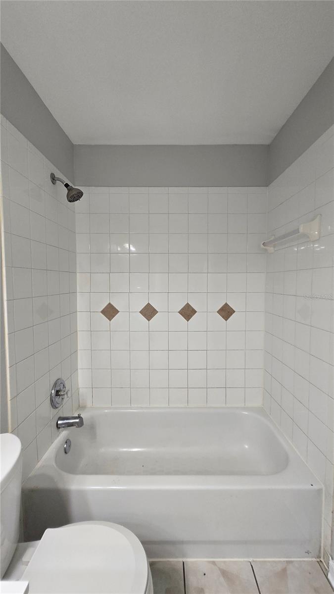 HEATHER LAKES UNIT XXXVI PH - Residential Lease