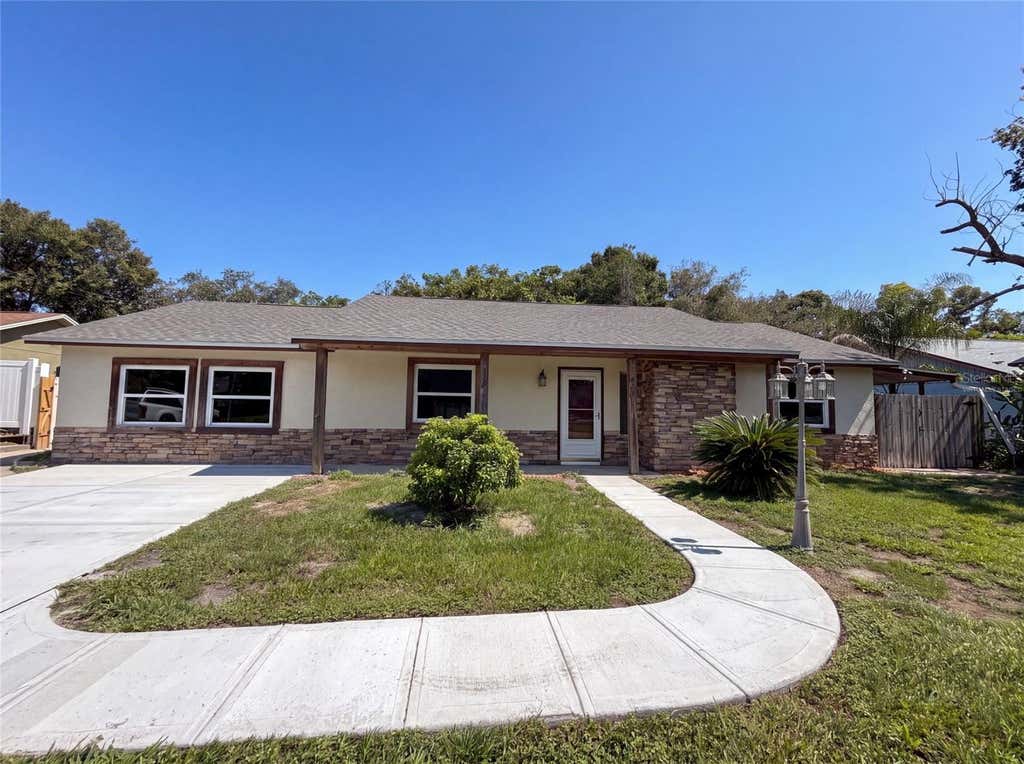 Photo of 466 Leland Drive, Deltona, FL 32725 (MLS # O6435779)
