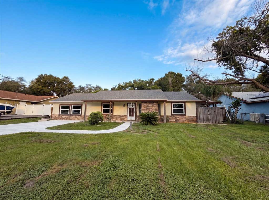 Photo of 466 Leland Drive, Deltona, FL 32725 (MLS # O6435779)