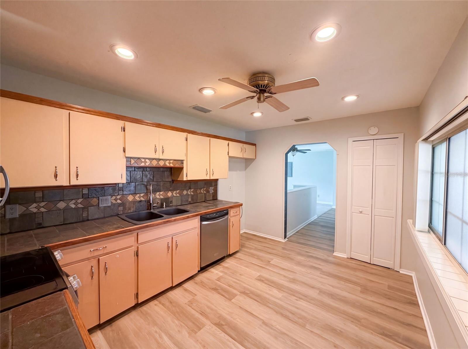 466 LELAND DRIVE