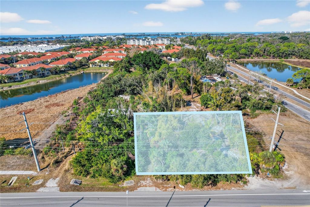 Photo of 14 Old Venice Road, Osprey, FL 34229 (MLS # A4682477)