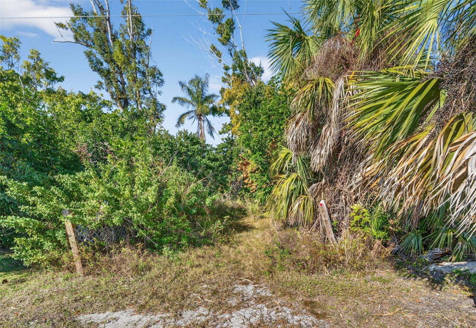 SARABAY ACRES - Land