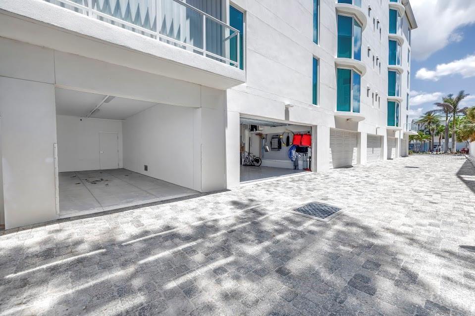 ONELLA CONDO - Residential