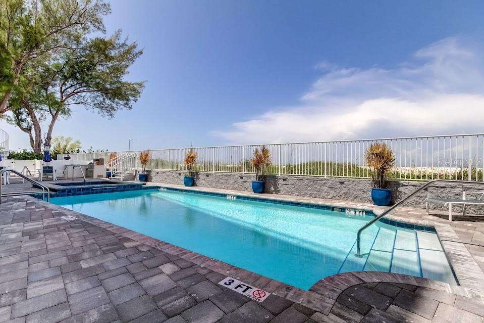 ONELLA CONDO - Residential