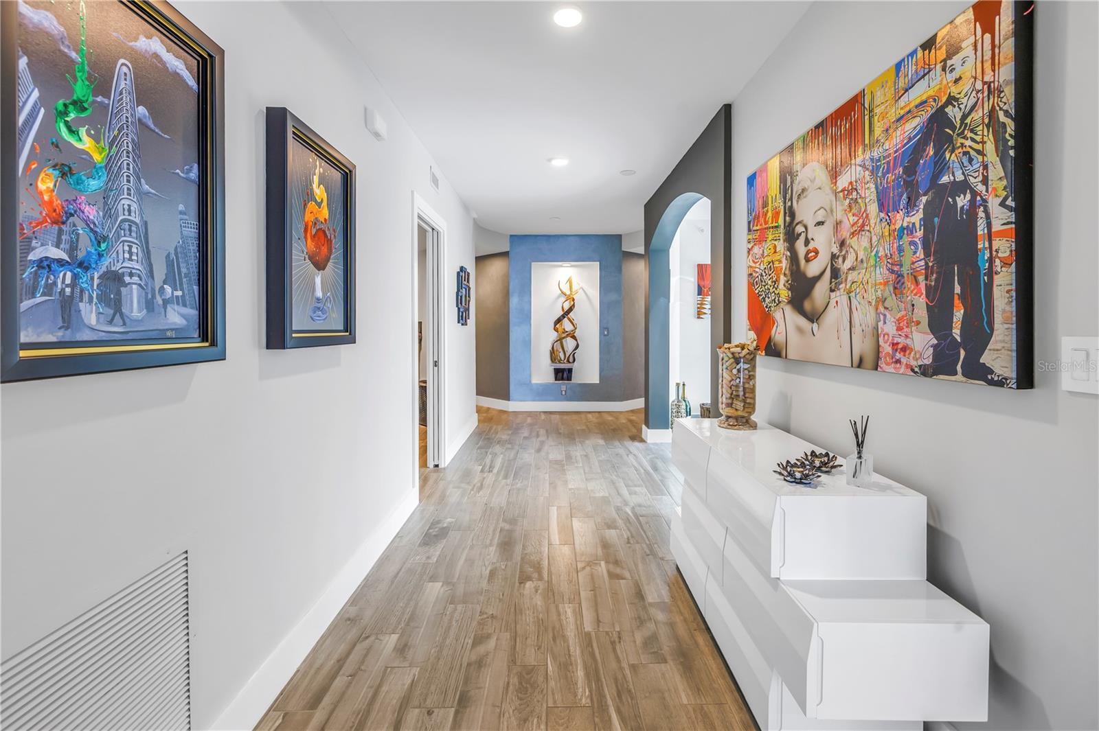 ONELLA CONDO - Residential