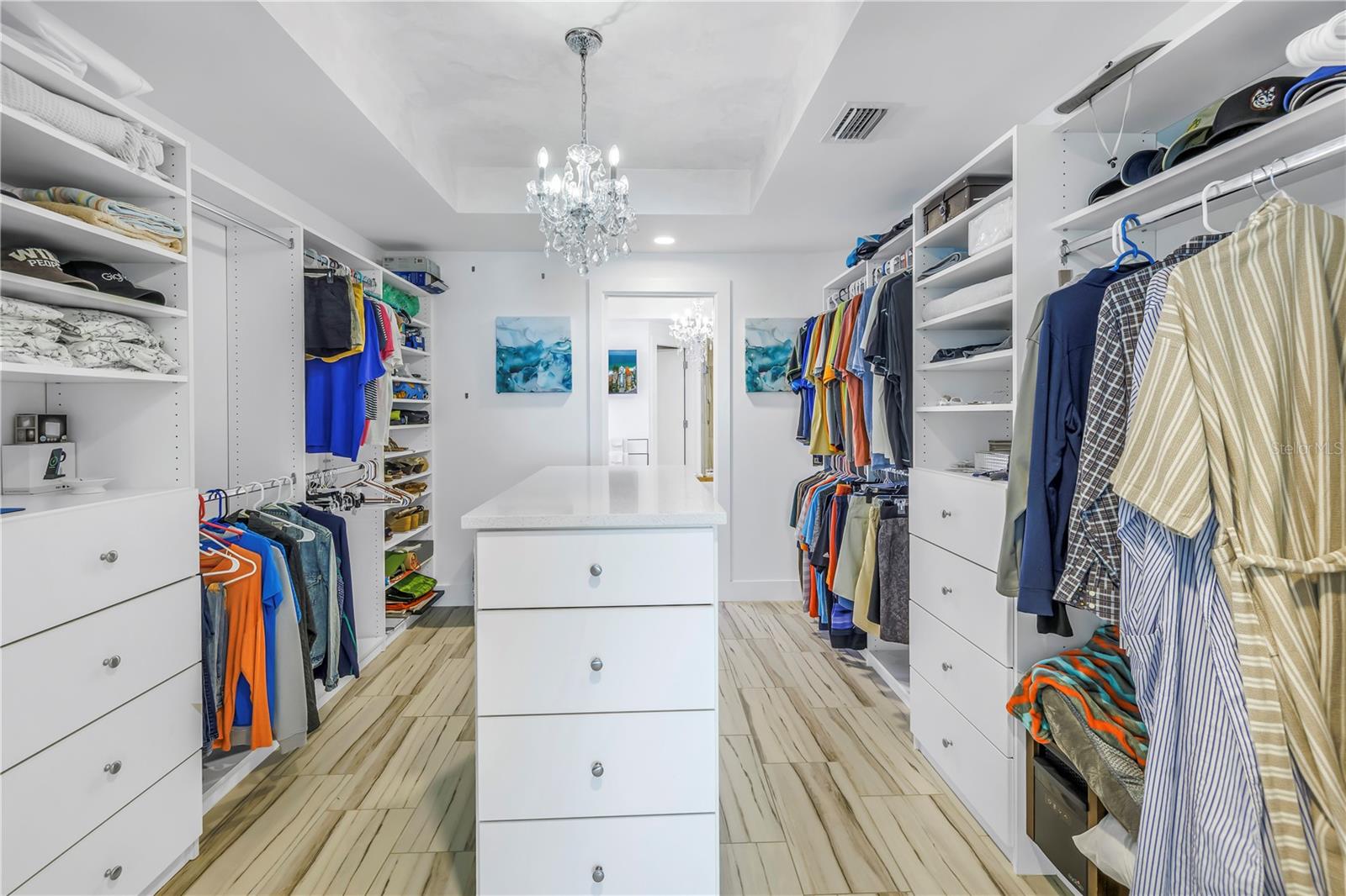 ONELLA CONDO - Residential