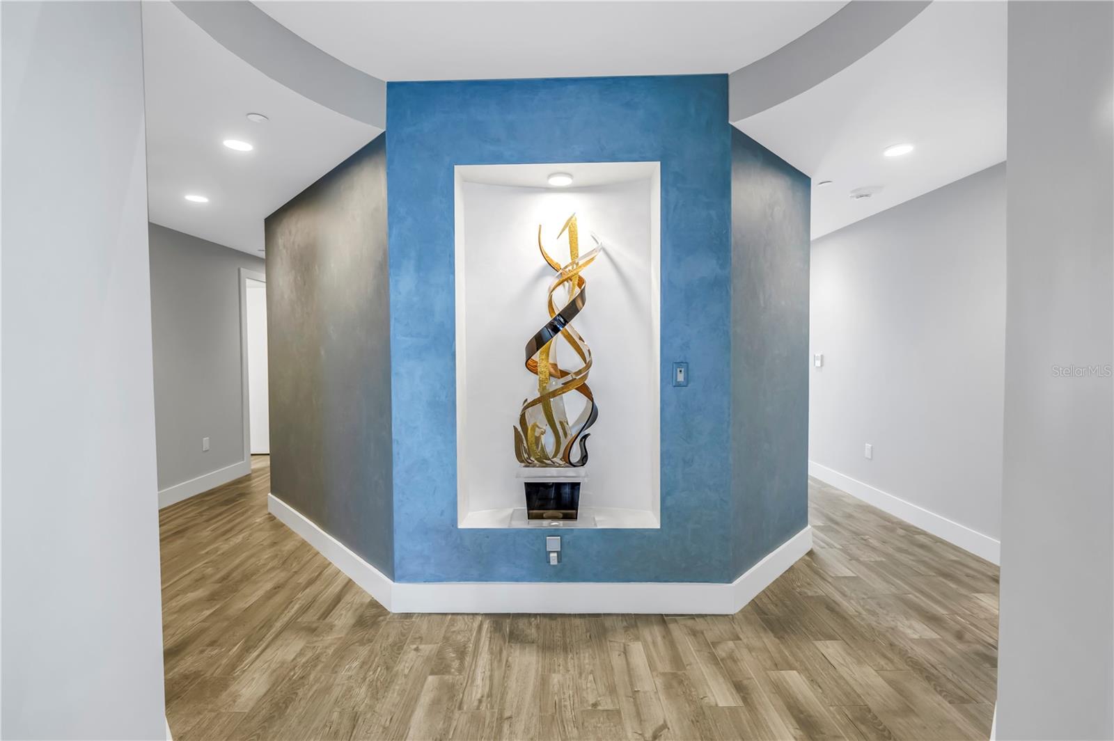 ONELLA CONDO - Residential