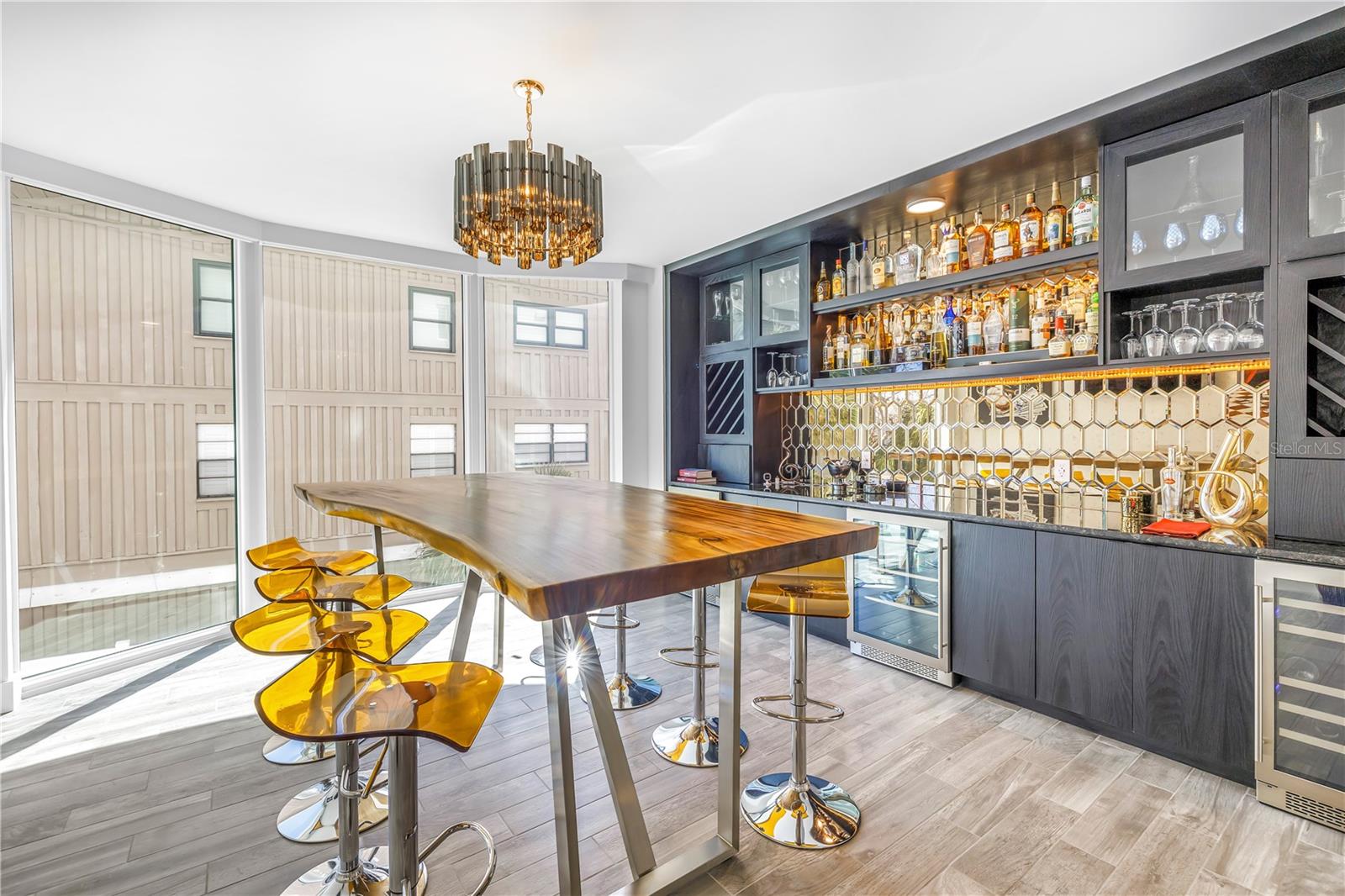 ONELLA CONDO - Residential