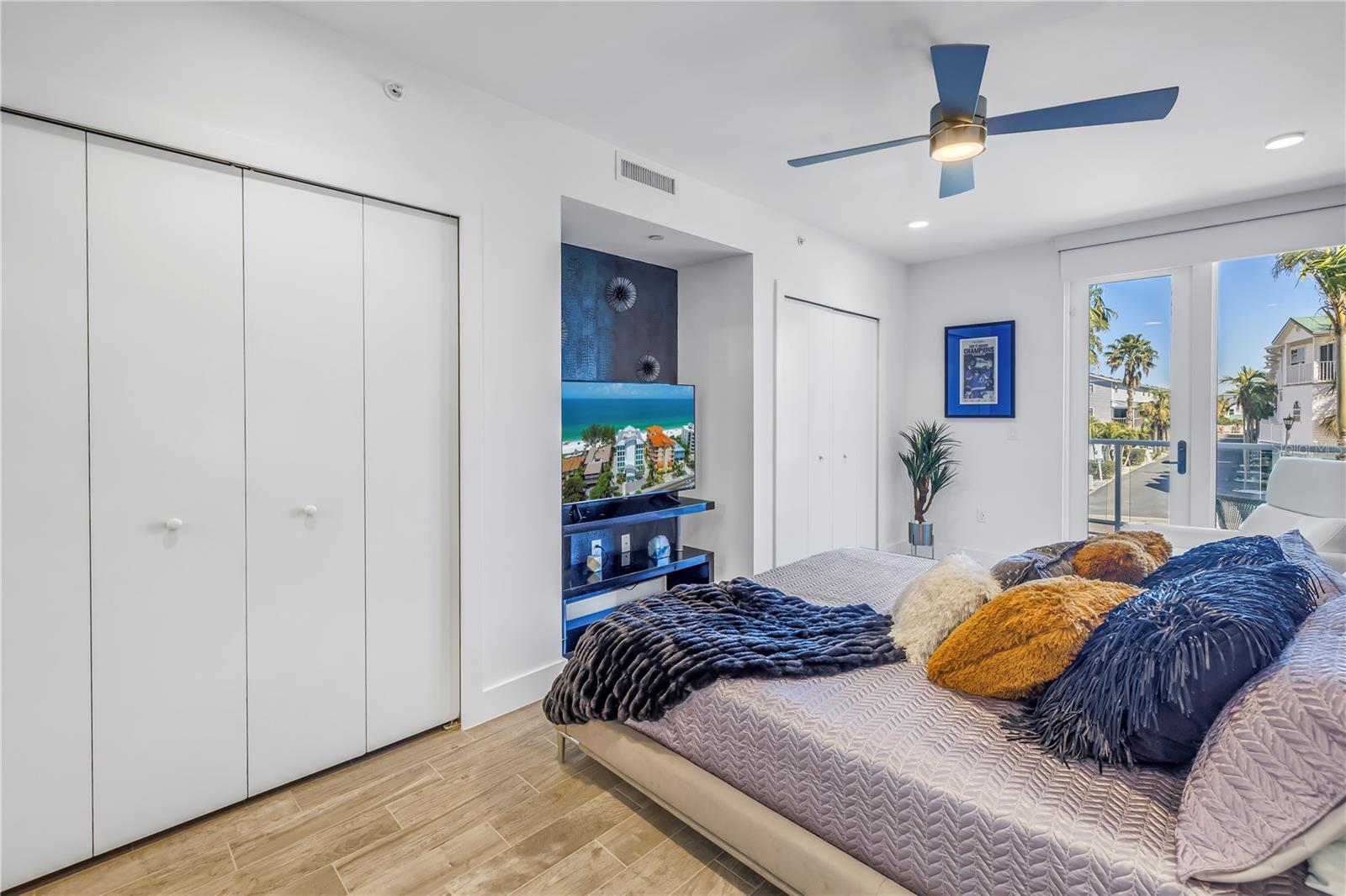 ONELLA CONDO - Residential