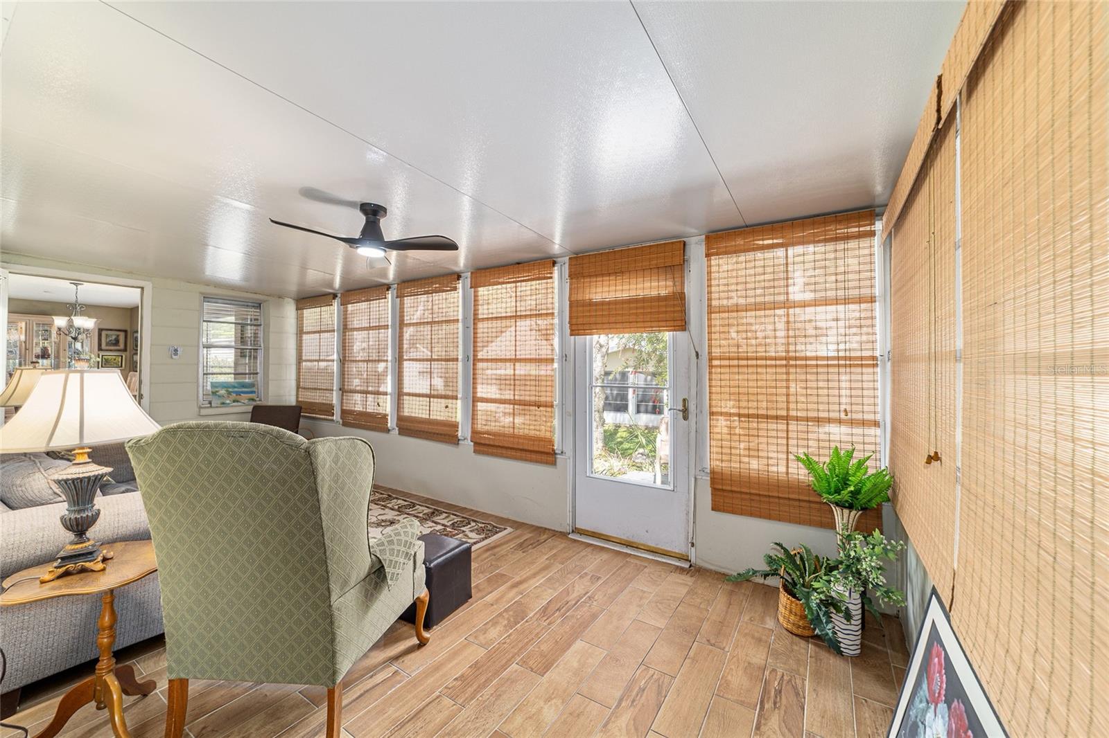 ON TOP OF THE WORLD - Residential