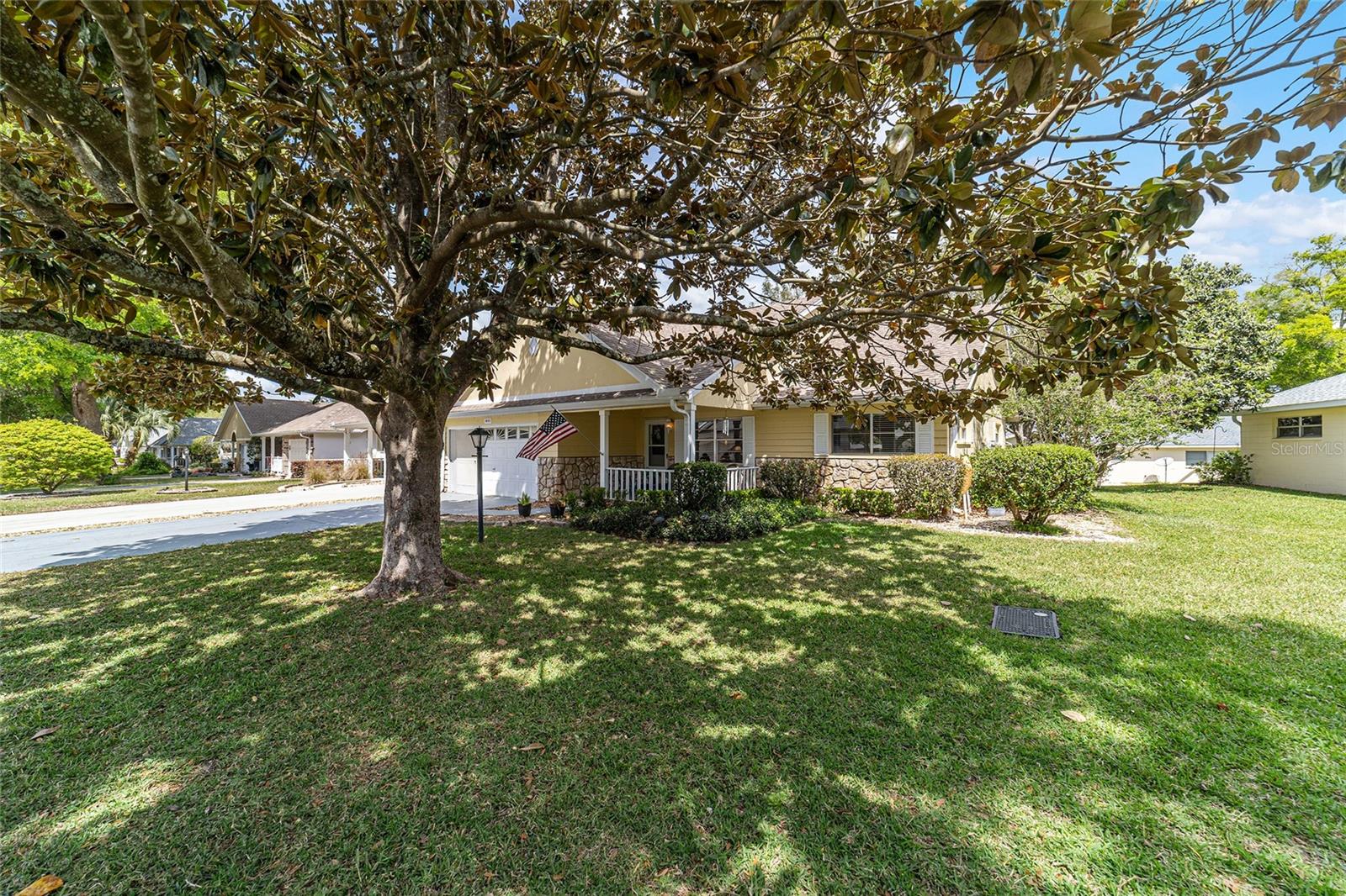 ON TOP OF THE WORLD - Residential