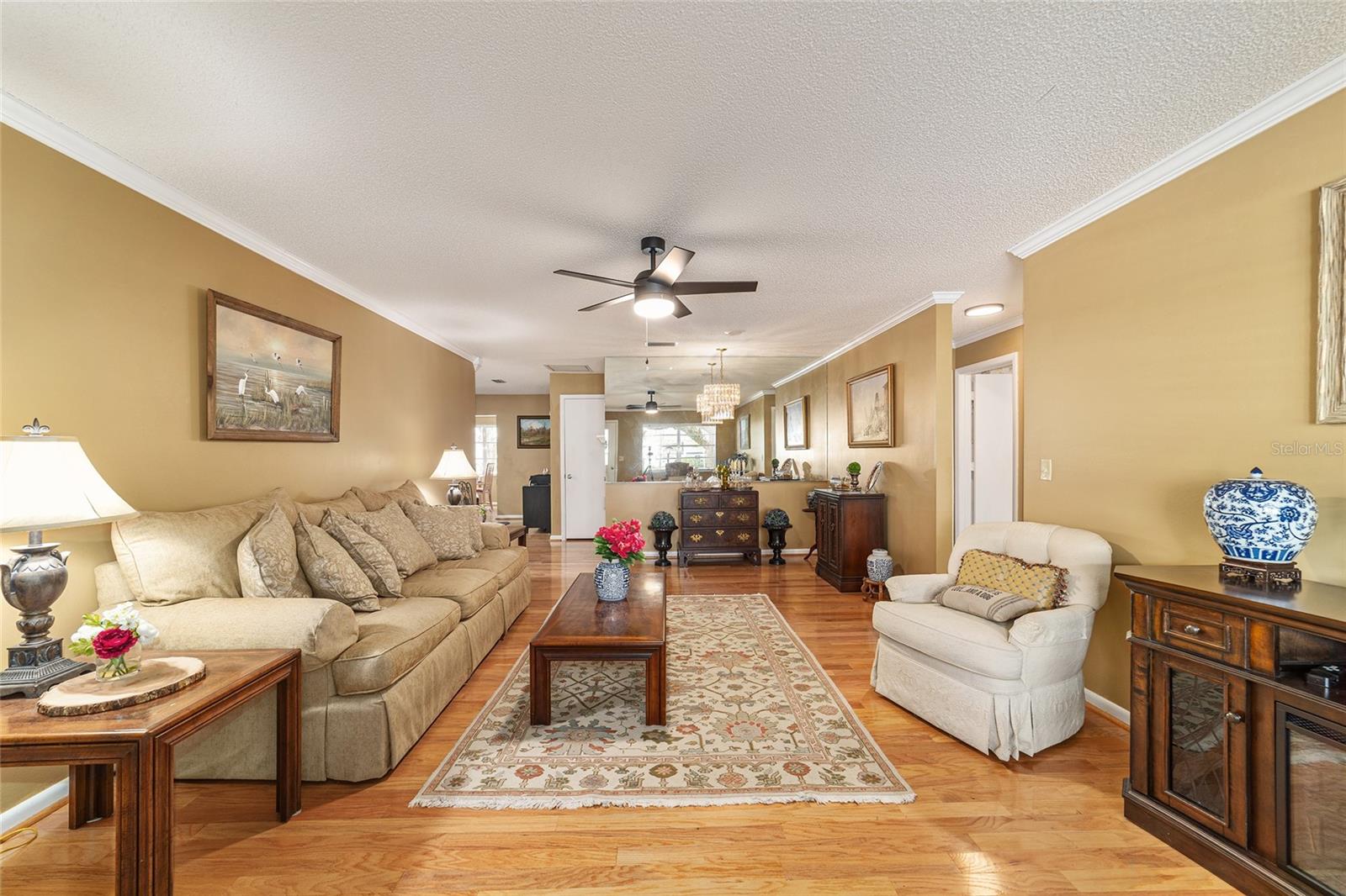 ON TOP OF THE WORLD - Residential