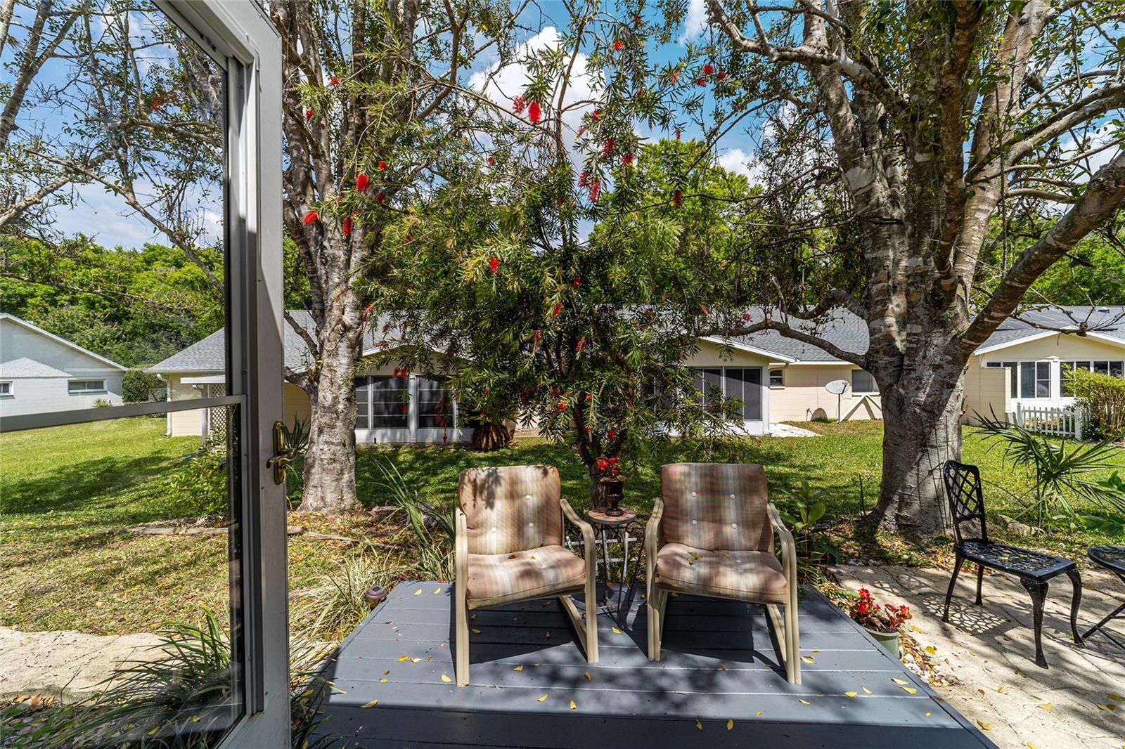 ON TOP OF THE WORLD - Residential