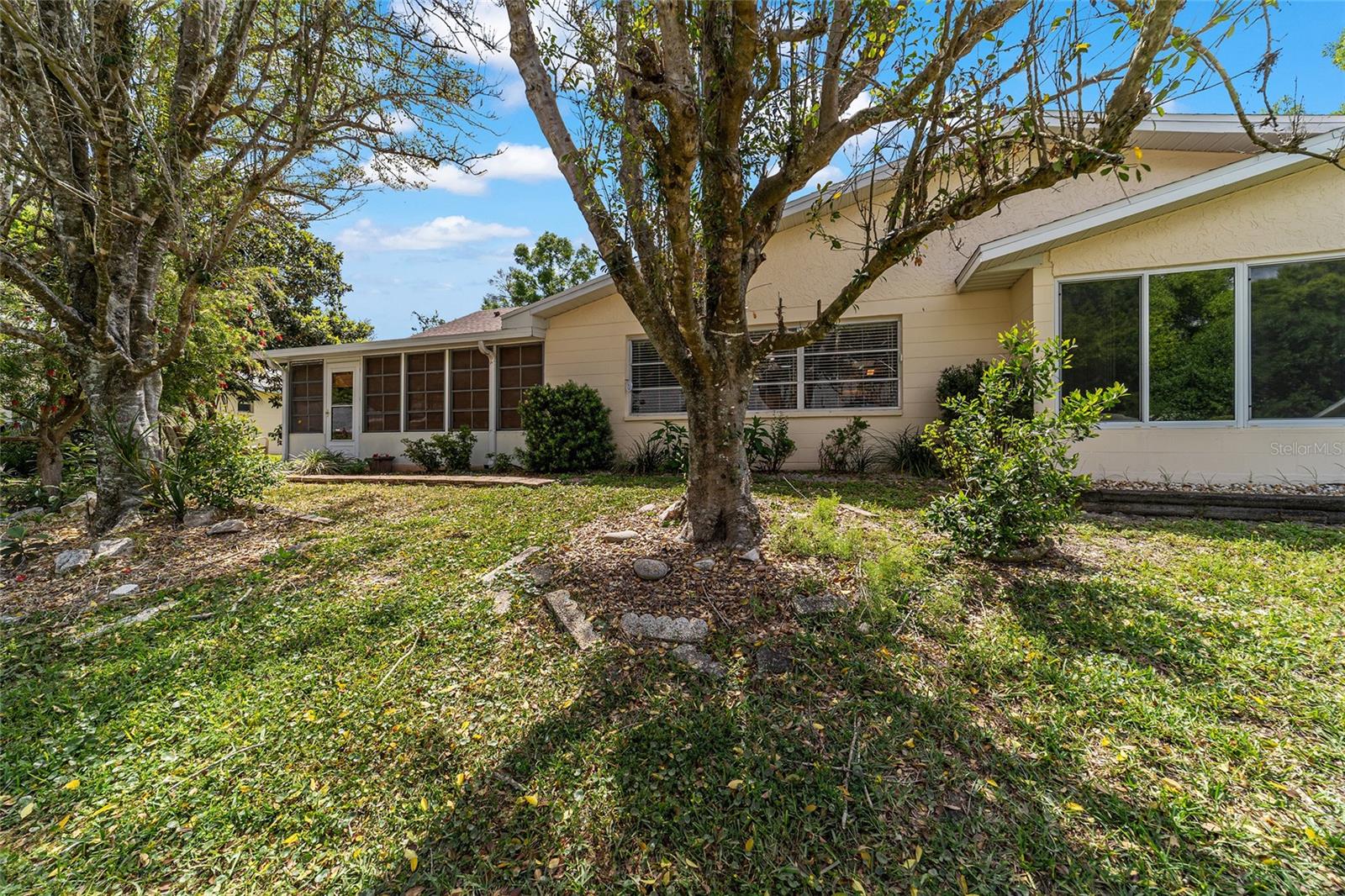 ON TOP OF THE WORLD - Residential