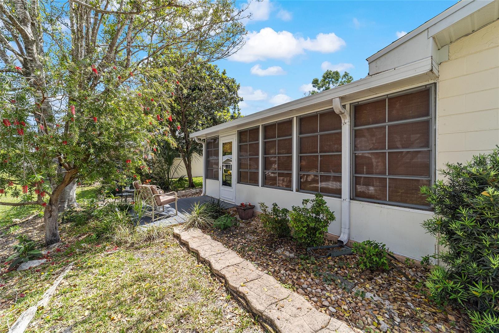 ON TOP OF THE WORLD - Residential