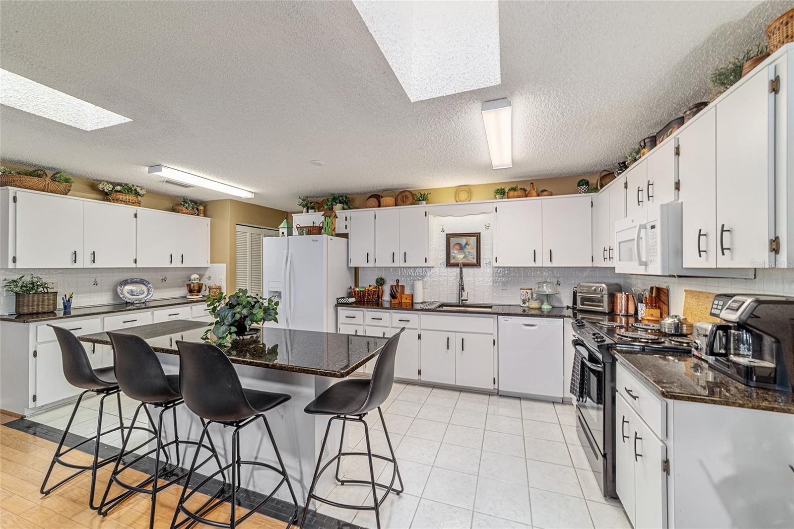 ON TOP OF THE WORLD - Residential