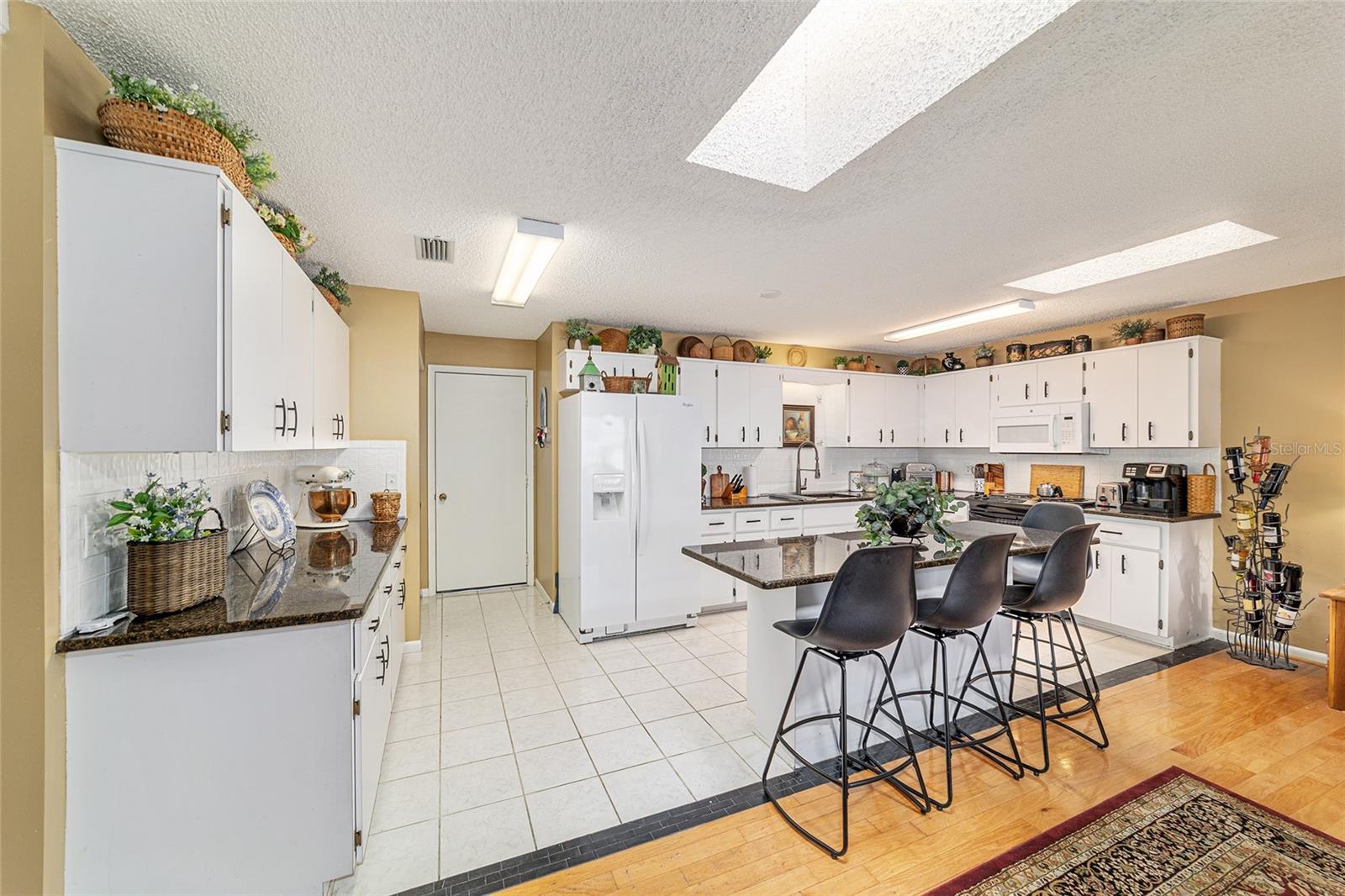 ON TOP OF THE WORLD - Residential