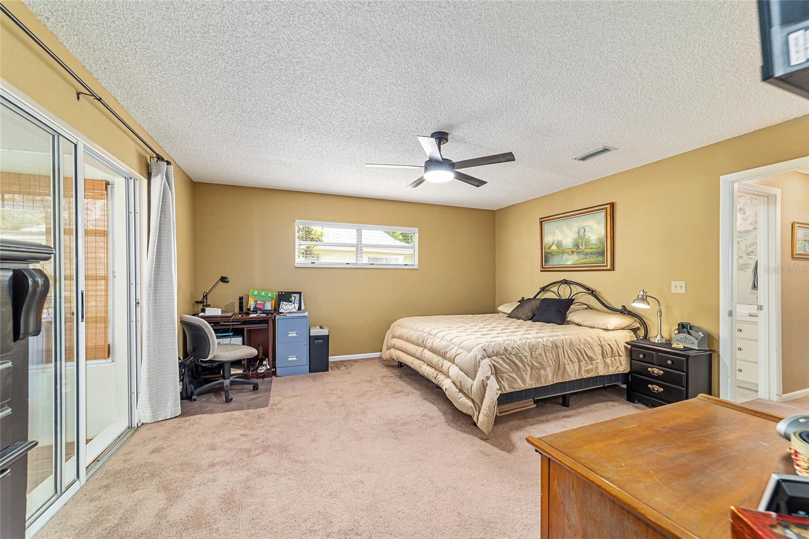 ON TOP OF THE WORLD - Residential